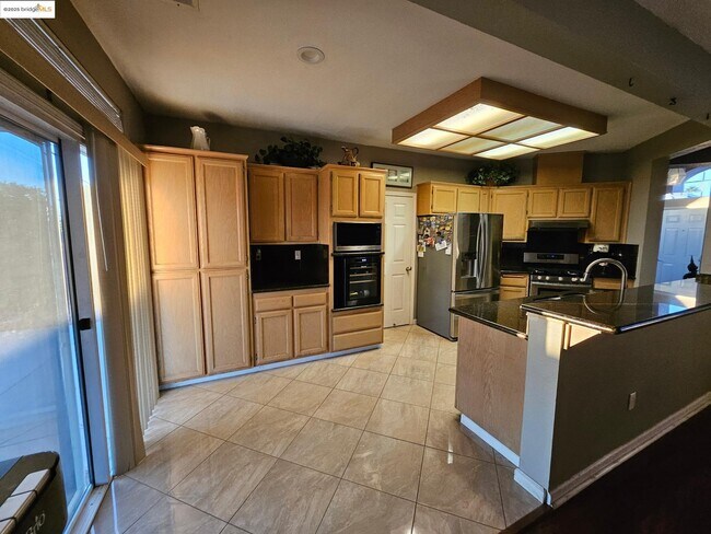 Foto del edificio - 2236 Newport Ct