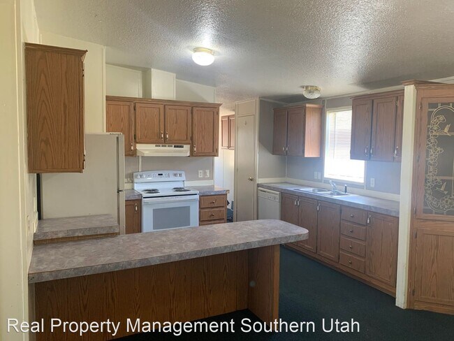 Building Photo - 3 br, 2 bath House - 2020 Flora Tech Rd #32