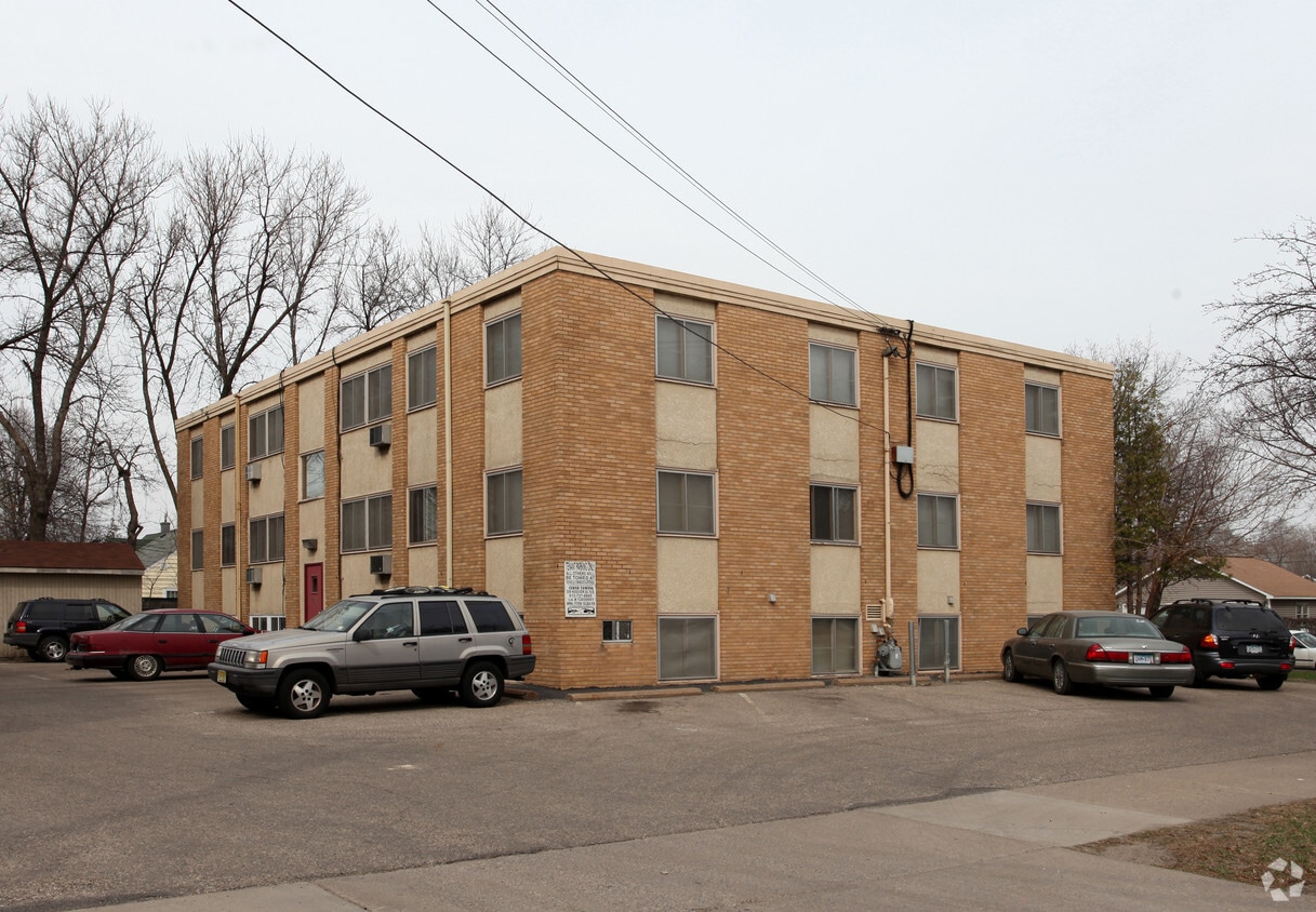 Building Photo - 2200 7th St NE
