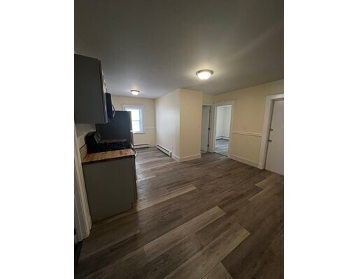 Building Photo - 1 Bridge St