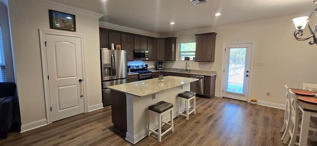 Foto del edificio - 3299 Fairwood Ln