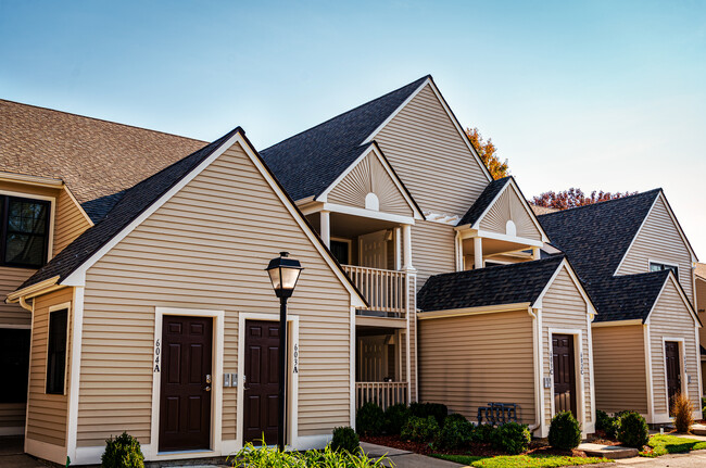 Building Photo - Briar Glen Village