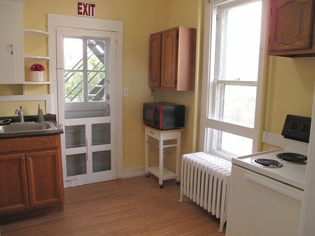 kitchen - 405 Dryden Rd