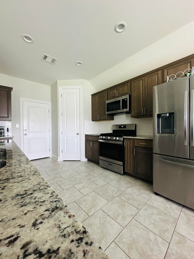 Building Photo - 806 Abita Chase
