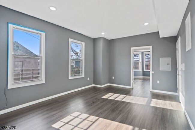 Foto del edificio - 388 S 11th St