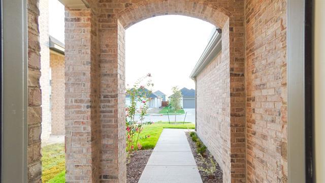 Building Photo - 912 Hazel Dr