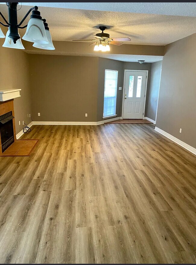 Foto del edificio - 1101 Cassidy Ln