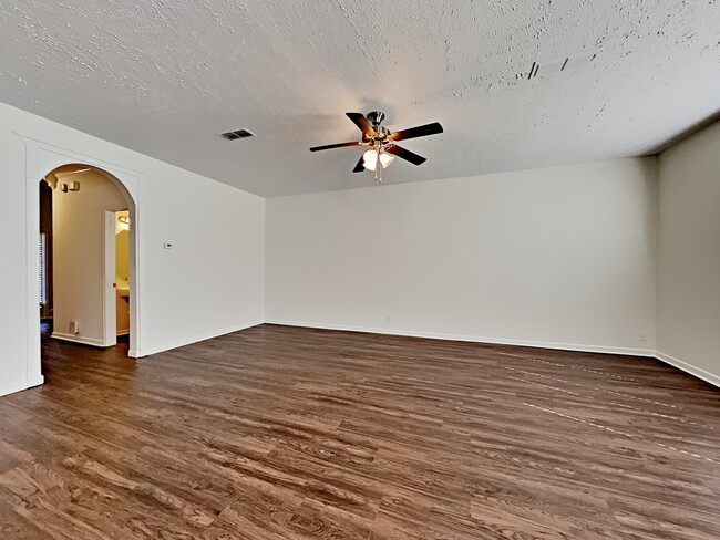 Building Photo - 2630 Salem Glen Crossing