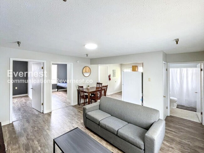 Foto del edificio - 208 Lower Consol Rd NW