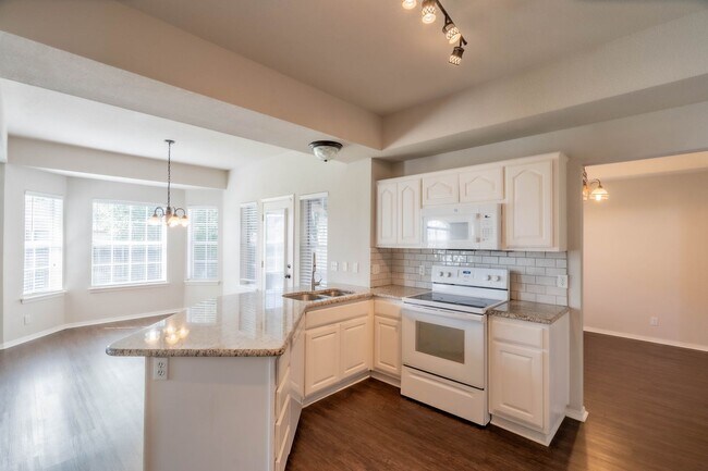 Foto del edificio - Beautiful 4 Bed 2.5 Bath Rental in Tulsa!