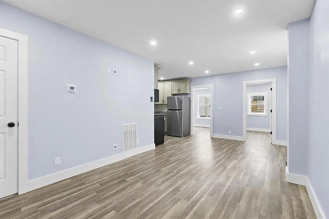 Building Photo - 392 Palisade Ave