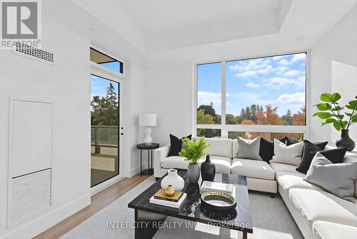Photo principale - 2075-2075 King Rd