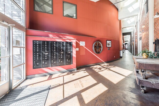 Foto del edificio - Trolley Lofts