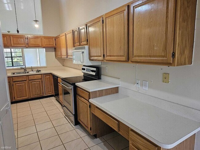 Building Photo - 3 br, 2 bath Townhome - 374 Driftwood Ter