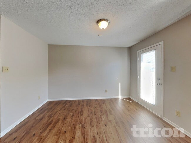 Building Photo - 10393 Fairmont Ln