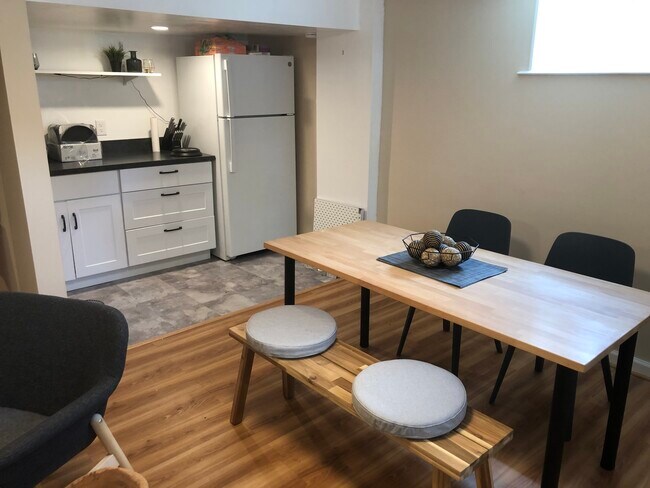 Building Photo - 5914 Dinwiddie St