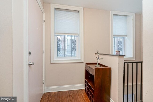 Foto del edificio - 522 Montrose St