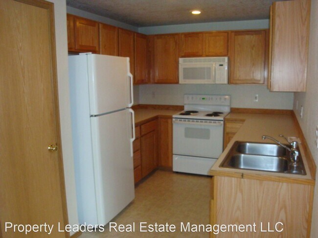 Building Photo - 2 br, 2 bath House - 2442 SW Wickiup Ct