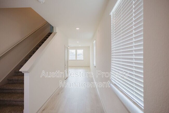 Foto del edificio - 413 Millbrook Blvd