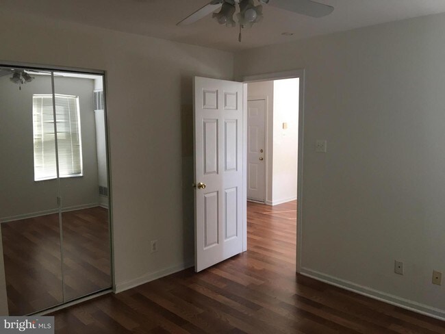 Foto del edificio - 4405 E Bristol Rd
