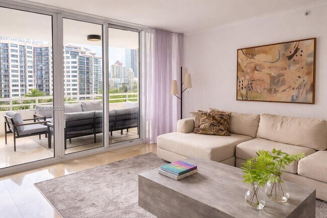 Foto del edificio - 848 Brickell Key Dr