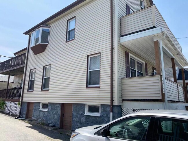 Building Photo - 42 Wigglesworth St