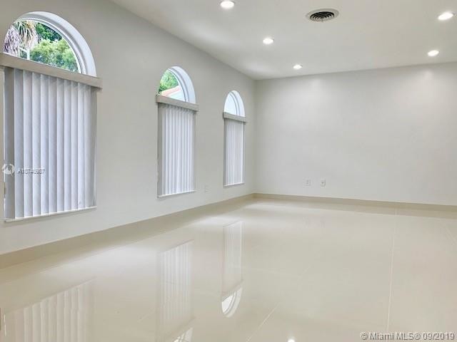 Foto del edificio - 7340 Poinciana Ct