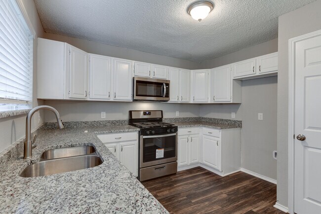 Building Photo - 307 Hopewell St, Grand Prairie