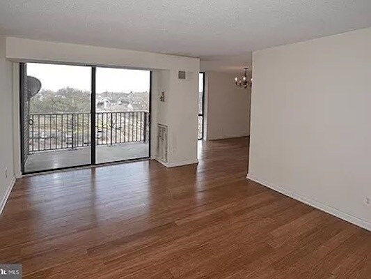 Building Photo - 2311 Pimmit Dr
