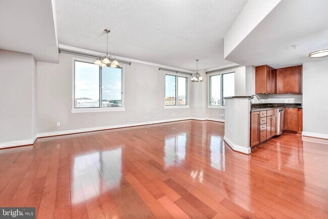 Foto del edificio - 1020 N Highland St