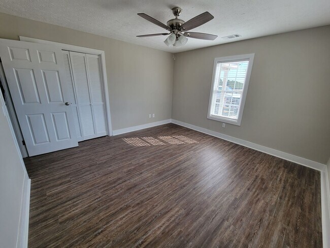 Foto del edificio - 4137 US-301