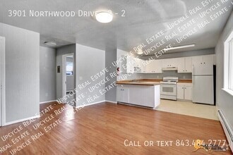 Building Photo - 3901 Northwood Dr