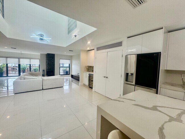 Foto del edificio - 1127 Boca Cove Ln