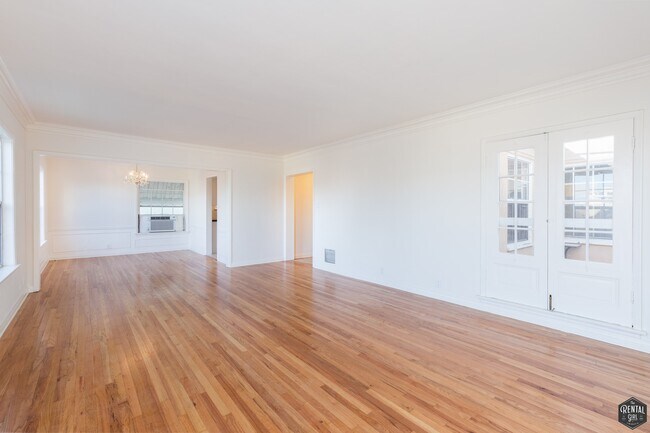 Foto del edificio - 10437 Ashton Ave