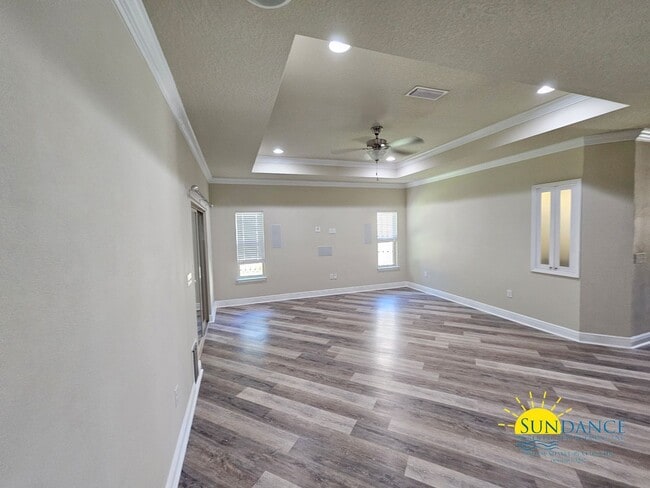 Building Photo - Lovely 3 Bedroom Home in Driftwood Estates!