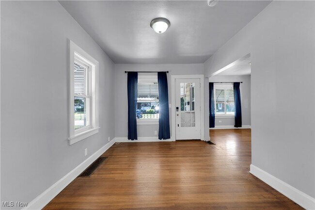 Foto del edificio - 21871 Nicholas Ave