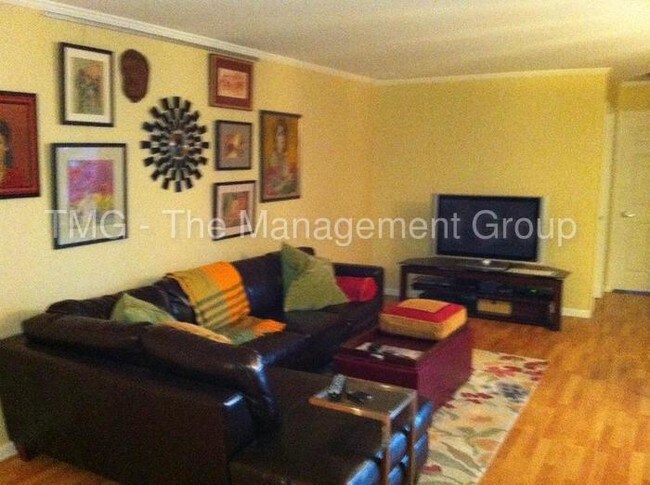 Foto del edificio - 1600 W Green Tree Rd