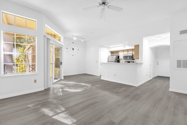 Building Photo - 7360 Westpointe Blvd