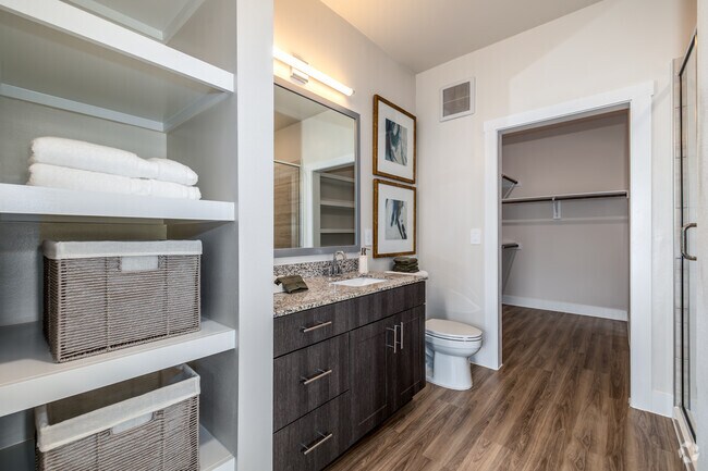 A2 1 habitación, 1 baño - 700 pies cuadrados - Baño - The Grace at Creekside
