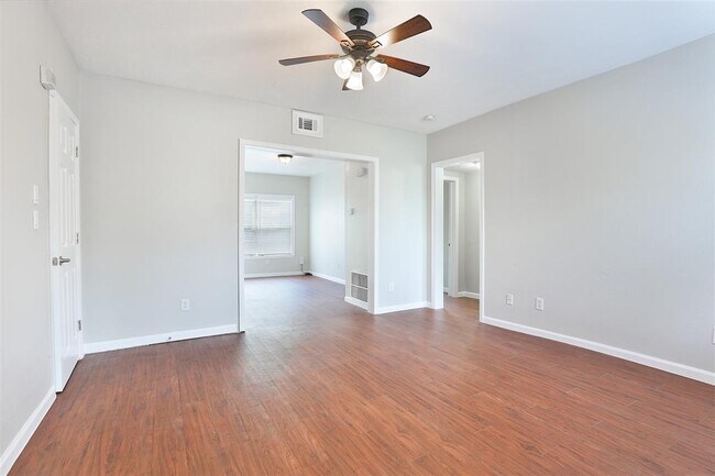 Building Photo - 5013 Polk St