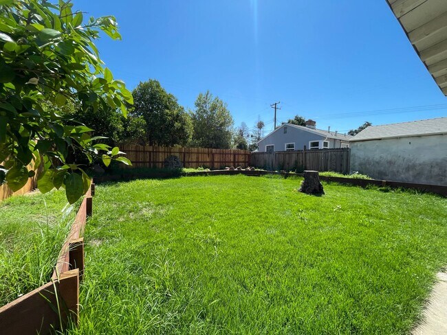 Building Photo - Discover the Charm: Spacious 3-Bedroom Hom...