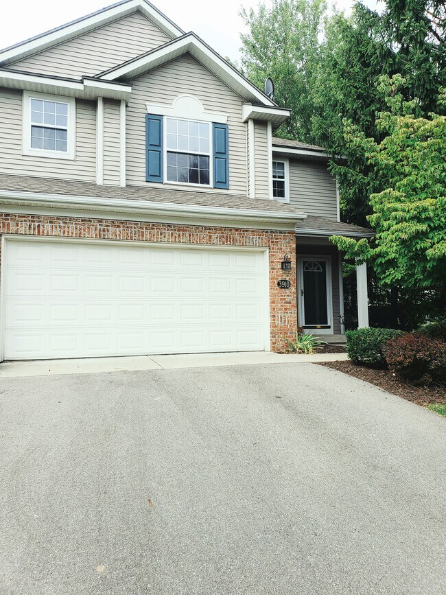 Foto del edificio - 3910 Old Elm Dr SE