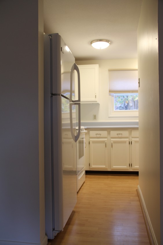 Galley Kitchen - 20 Gates Rd