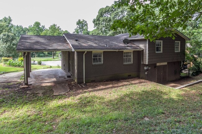 Building Photo - Available Now - Charming 3 Bedroom 2 Bathroom Home in Cul-De-Sac