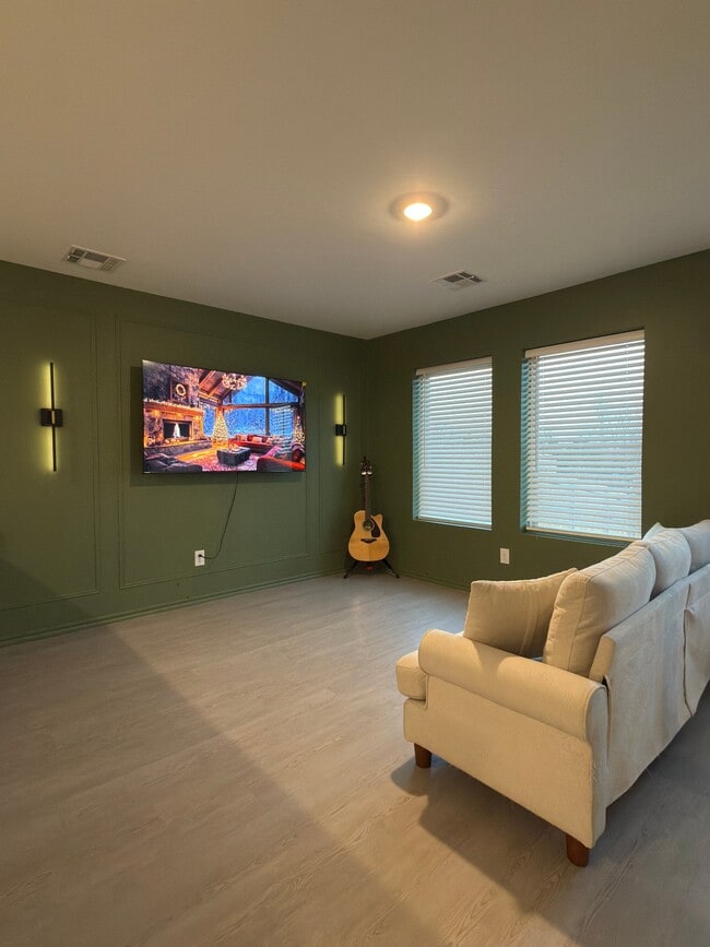 Foto del edificio - 14908 Parkway Center Ave