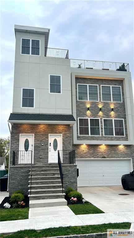 Foto principal - 476 Meade St