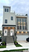 Building Photo - 476 Meade St