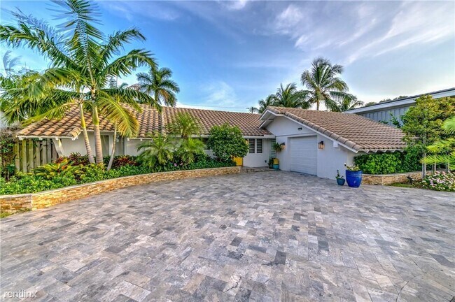 Building Photo - 3 br, 2 bath House - 1840 NE 57th St