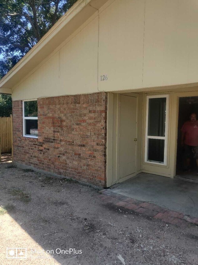 126 Oak Hill Dr, Joshua, TX 76058 Townhome Rentals in Joshua TX