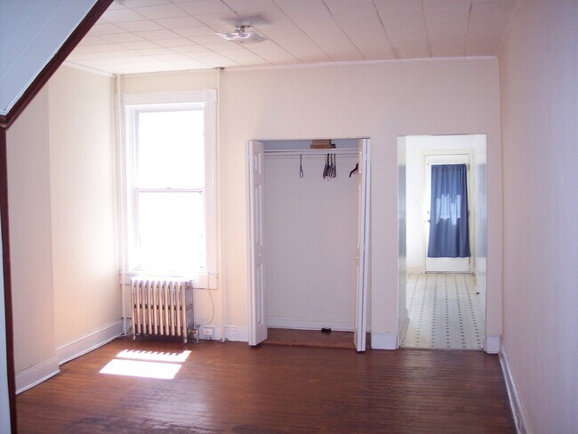 Foto del edificio - Historic 3 Bedroom Townhome in Hampden!